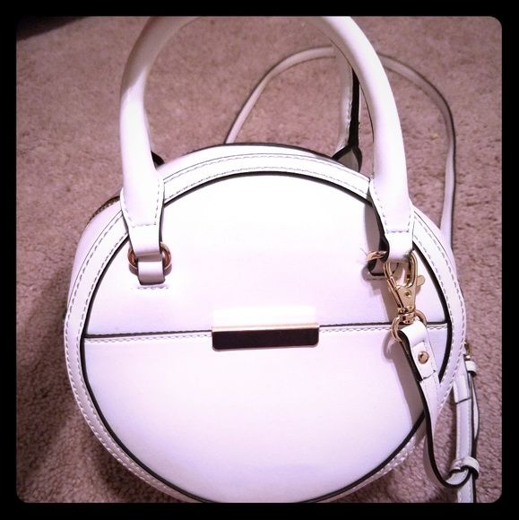 Handbags - EUC Circle crossbody